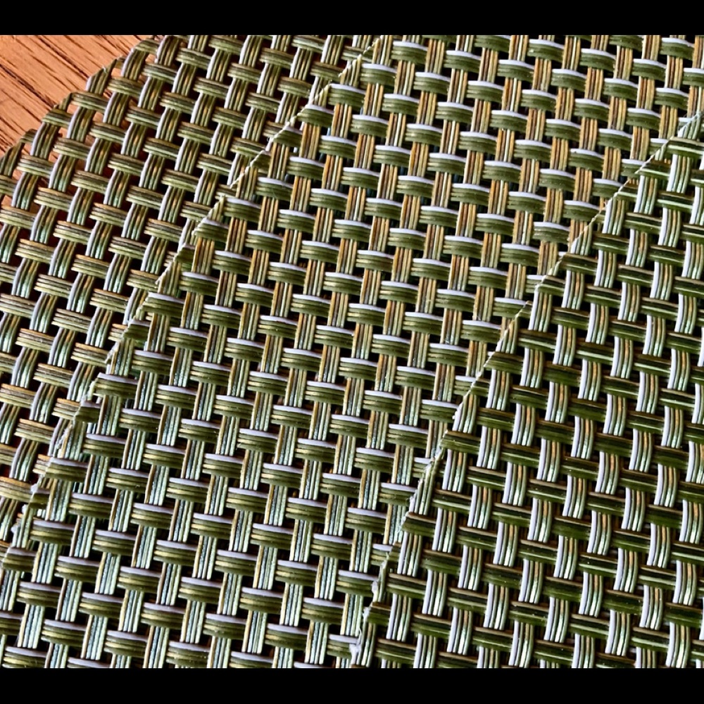 Chilewich placemats, round in new gold 4